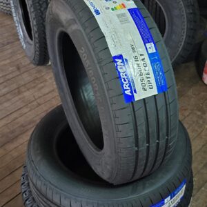 Llanta 205/60R16 Arcron