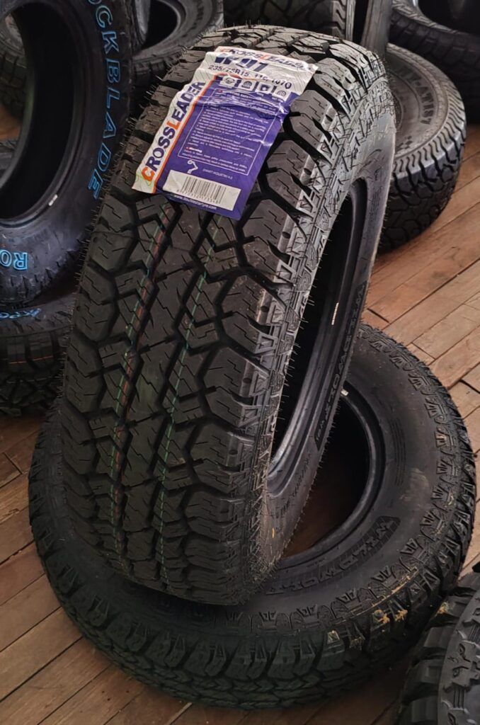 Llanta 235/75R15 Crossleader