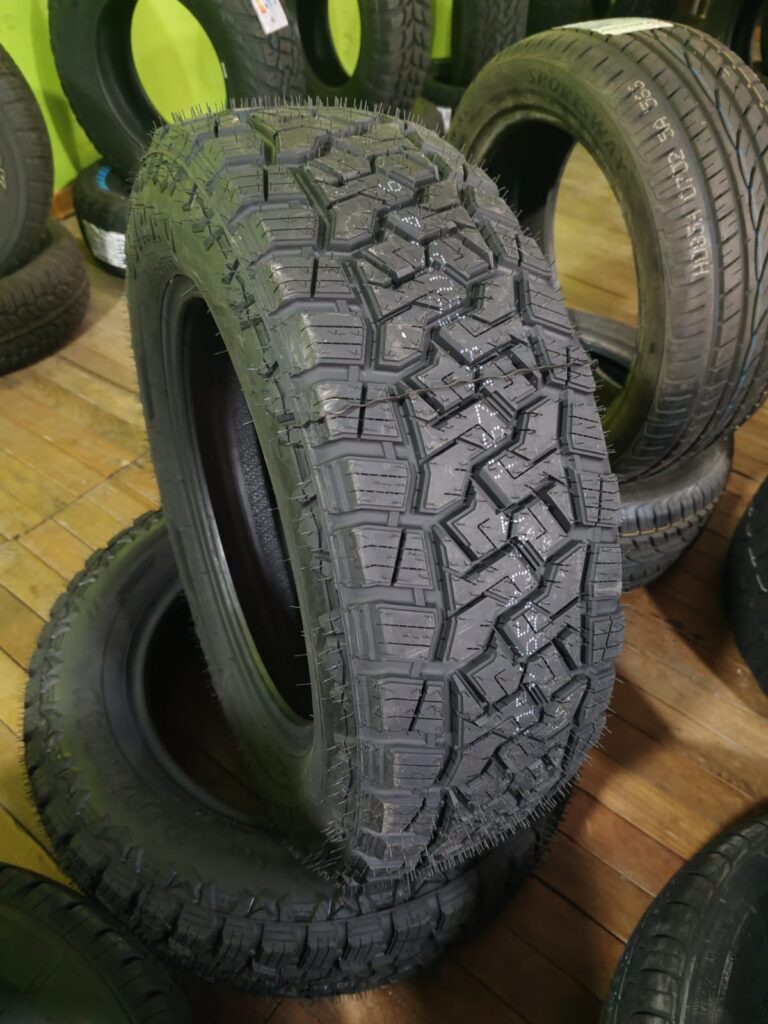 Llanta 215/65R16 Dovroad