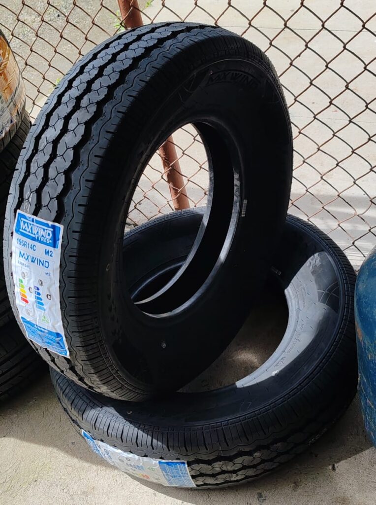 Llanta 195R14 Maxwind