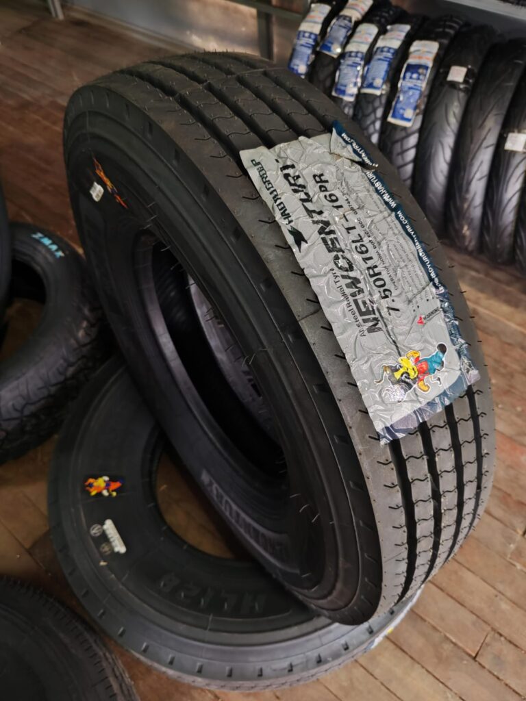 Llanta 750R16 Newcentury