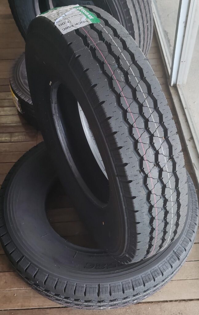 Llanta 700R16 Rockblade